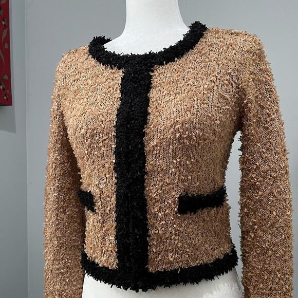 NEW McGinn Anthro Metallic Shimmer Knit Cropped Timeless Contrast Jacket S NWOT - Picture 4 of 16